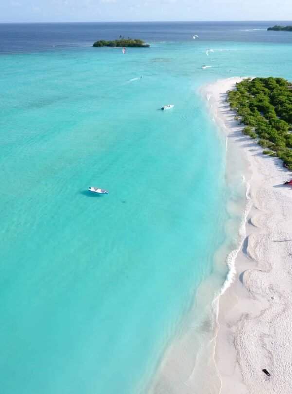 Maldives family picnic